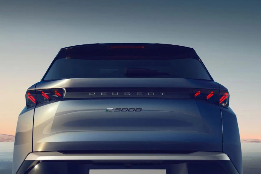 Peugeot - New 5008
