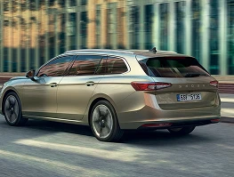 Flat silver anodised roof rails and up to 19” wheels